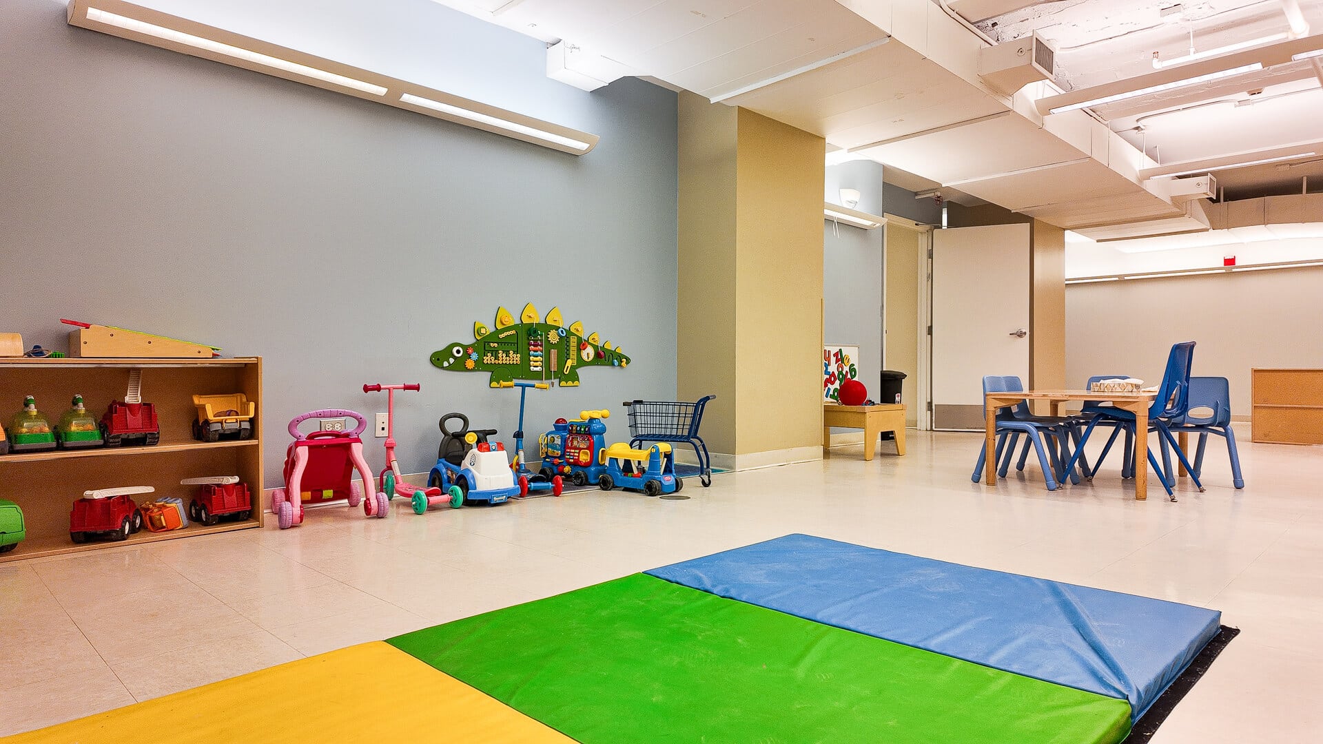 Class room of Chicago Lincoln Park, Illinois – Child Care Center