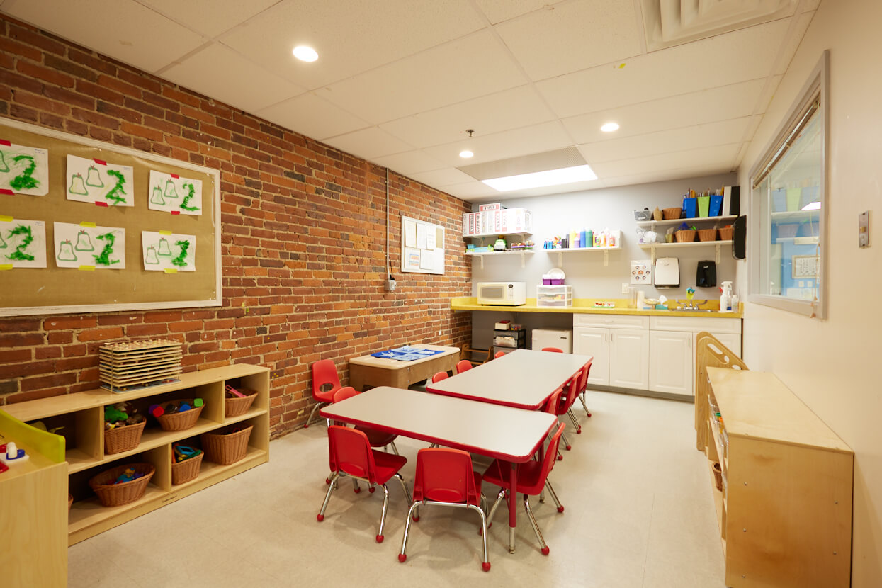 Class room of Pine Village Preschool Porter Square, Massachusetts – Child Care Center